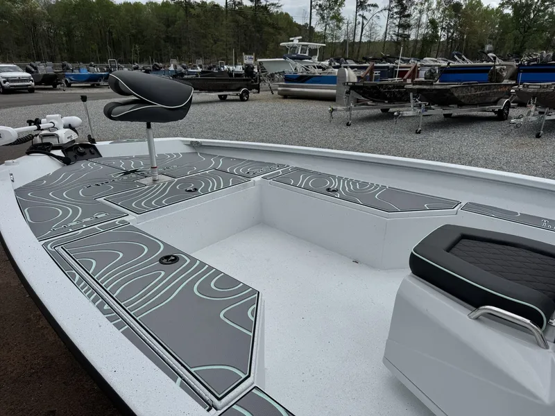 Slide: The Image of Xpress Hyper-Lift Series H22B-200HP-LOADED 2026 - 5