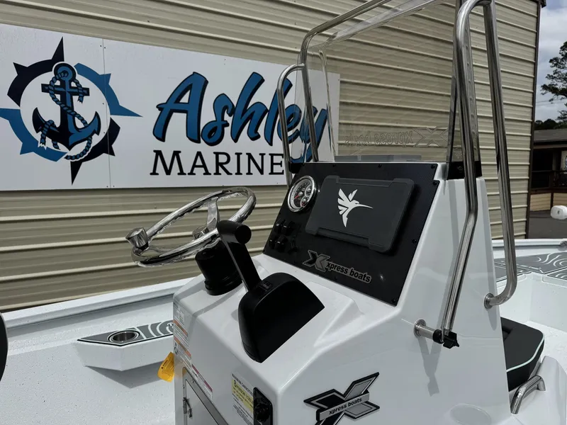 Slide: The Image of Xpress Hyper-Lift Series H22B-200HP-LOADED 2026 - 6