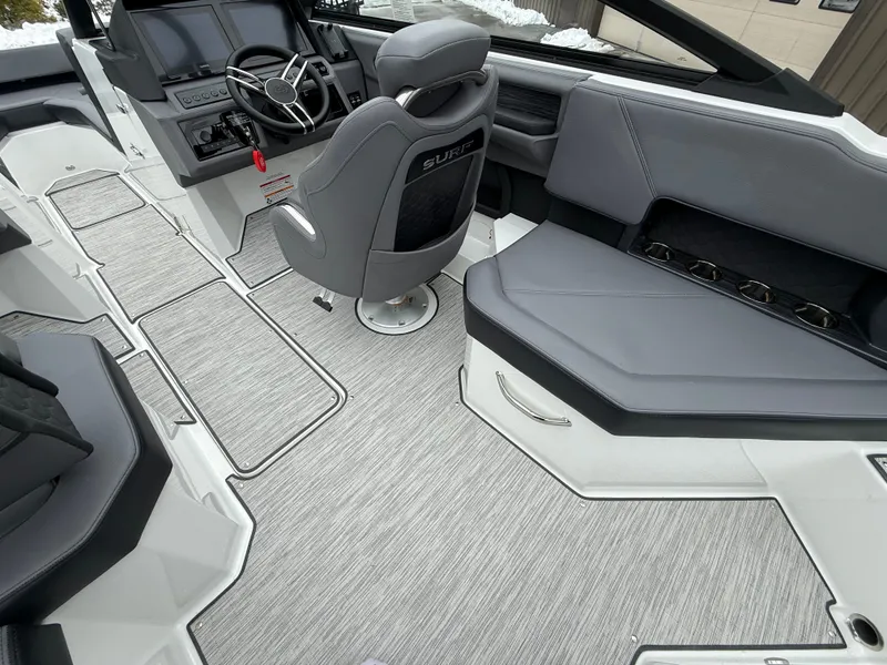 Slide: The Image of Cobalt R4 Surf 2026 - 880