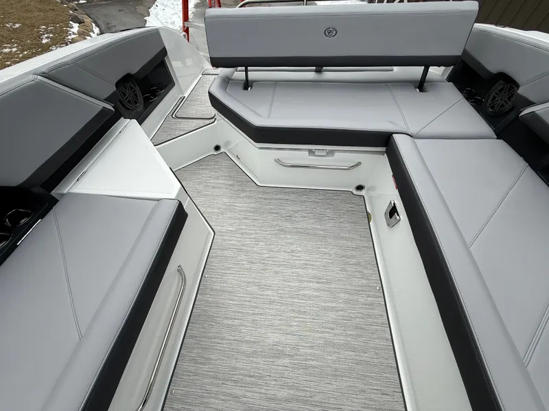 Slide: The Image of Cobalt R8 2026 - 855