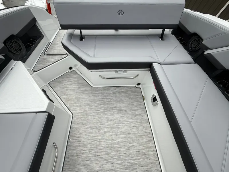 Slide: The Image of Cobalt R8 2026 - 984