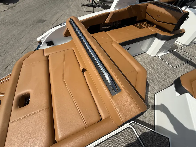 Slide: The Image of Cobalt R6 Surf 2026 - 920