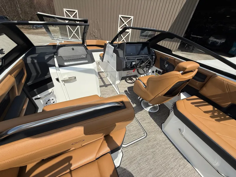 Slide: The Image of Cobalt R6 Surf 2026 - 923