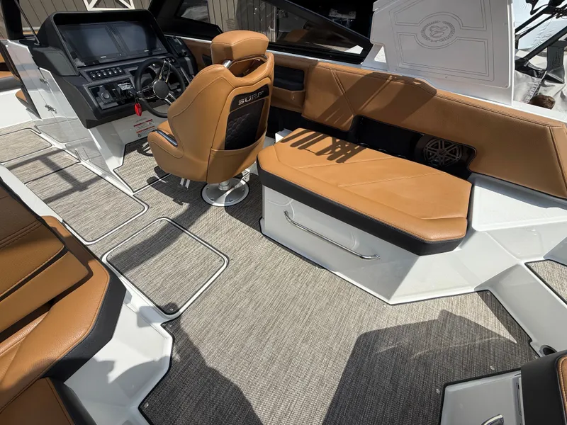 Slide: The Image of Cobalt R6 Surf 2026 - 924