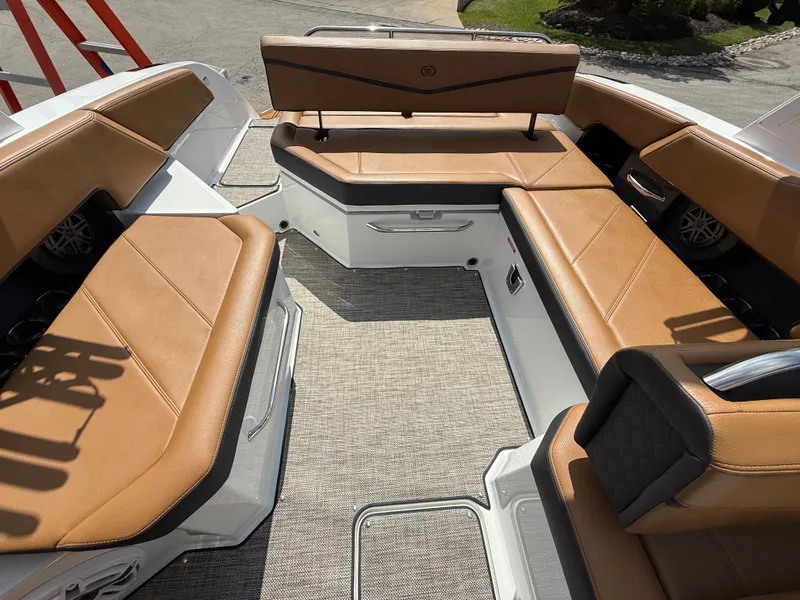 Slide: The Image of Cobalt R6 Surf 2026 - 926