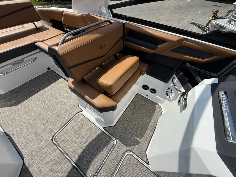 Slide: The Image of Cobalt R6 Surf 2026 - 927