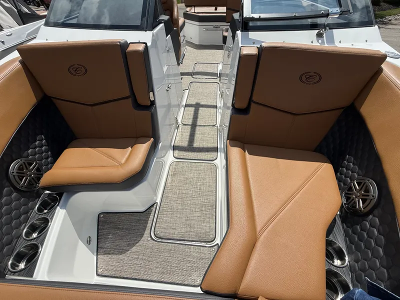 Slide: The Image of Cobalt R6 Surf 2026 - 934