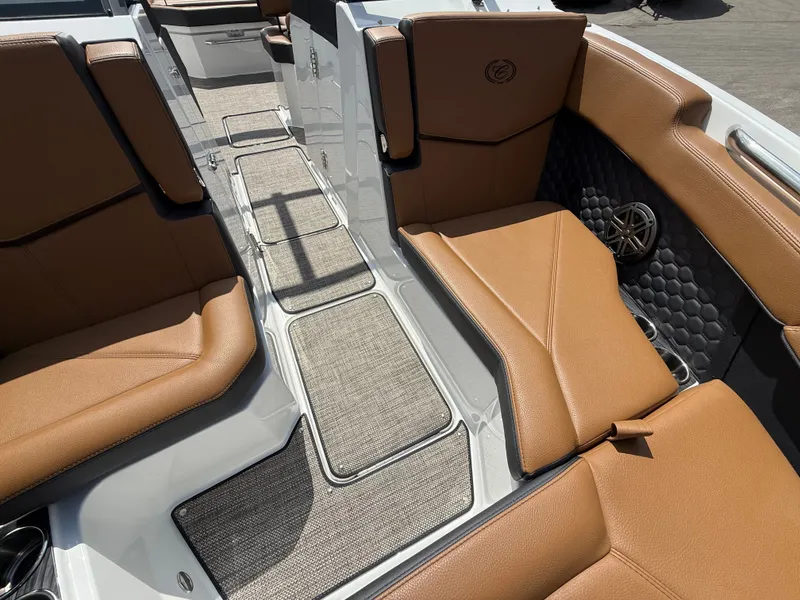 Slide: The Image of Cobalt R6 Surf 2026 - 936