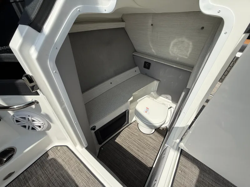 Slide: The Image of Cobalt R6 Surf 2026 - 937