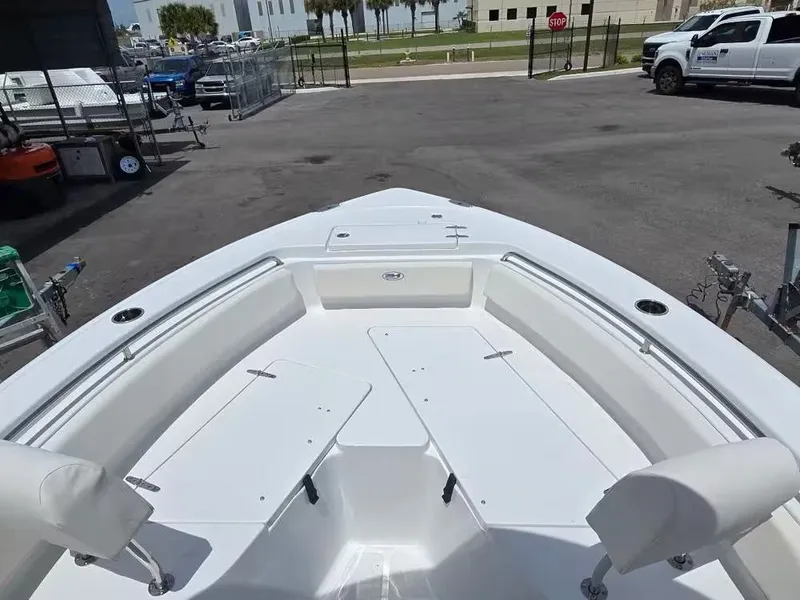 Slide: The Image of Sea Hunt Ultra 229 2026 - 10