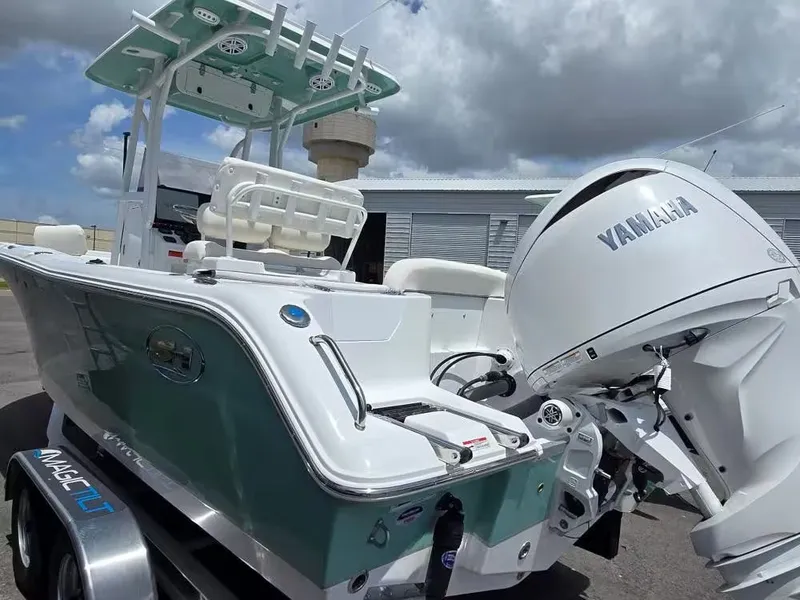 Slide: The Image of Sea Hunt Ultra 229 2026 - 5