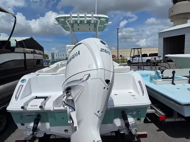 Slide: The Image of Sea Hunt Ultra 229 2026 - 6