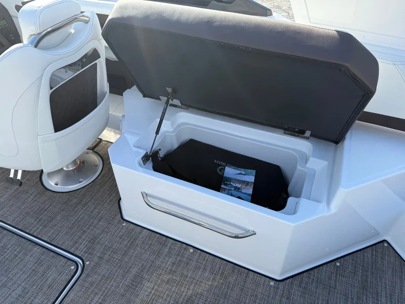 Slide: The Image of Cobalt R6 2026 - 992