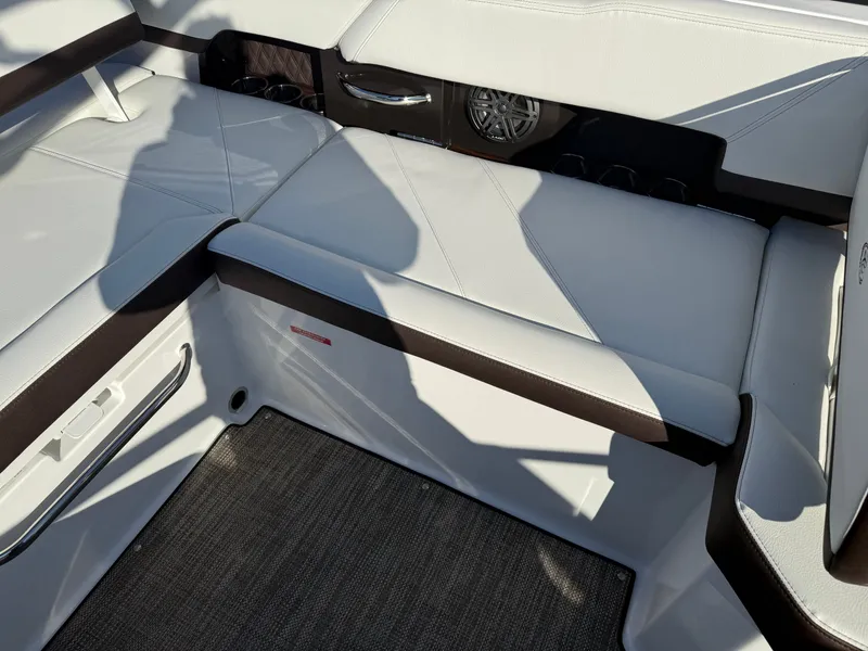 Slide: The Image of Cobalt R6 2026 - 995