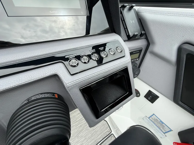 Slide: The Image of Cobalt R8 2026 - 1085