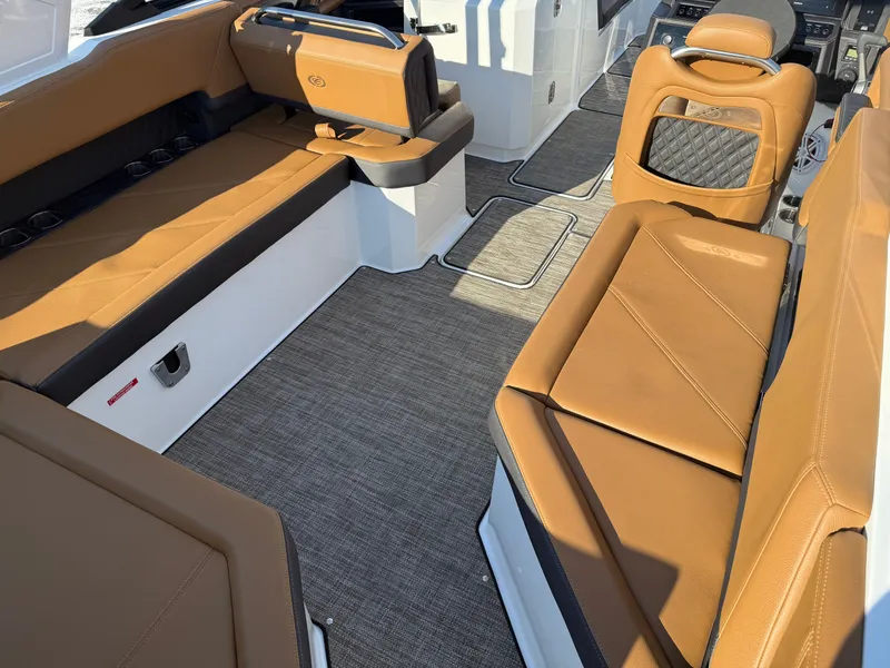 Slide: The Image of Cobalt R8 2026 - 819