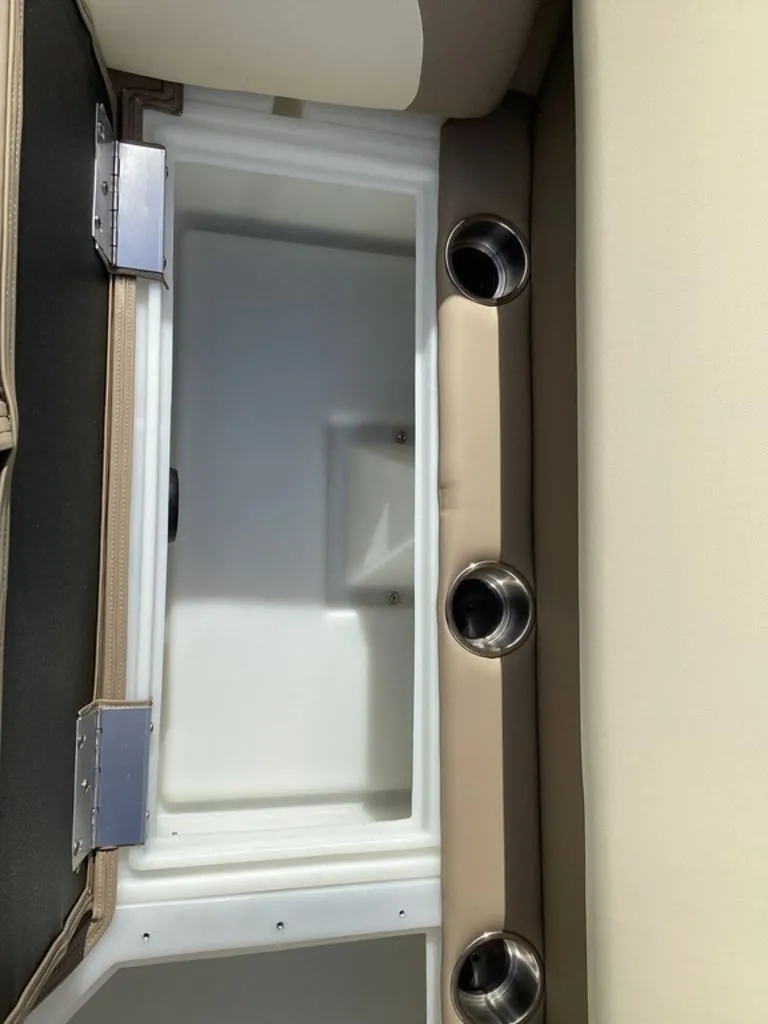 Slide: The Image of SunCatcher Select 322RF 2026 - 19