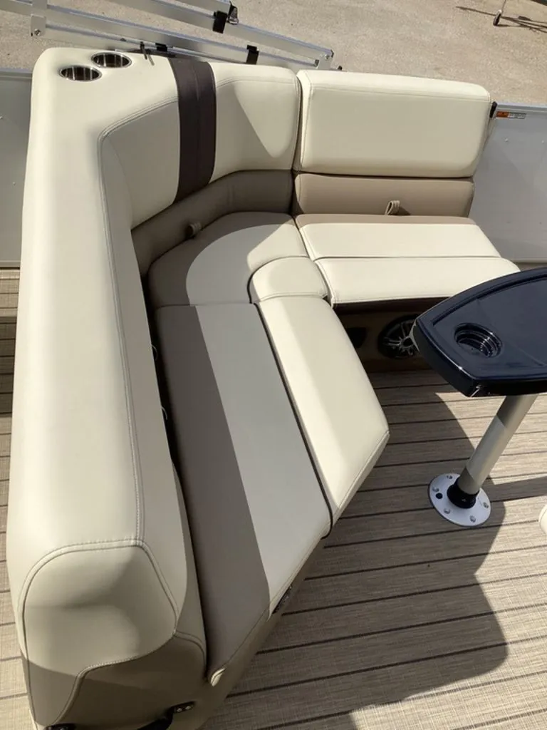 Slide: The Image of SunCatcher Select 322RF 2026 - 33