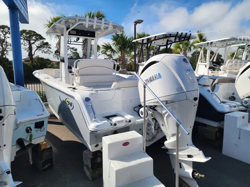 Slide: The Image of Sea Hunt Ultra 245 SE 2026 - 5