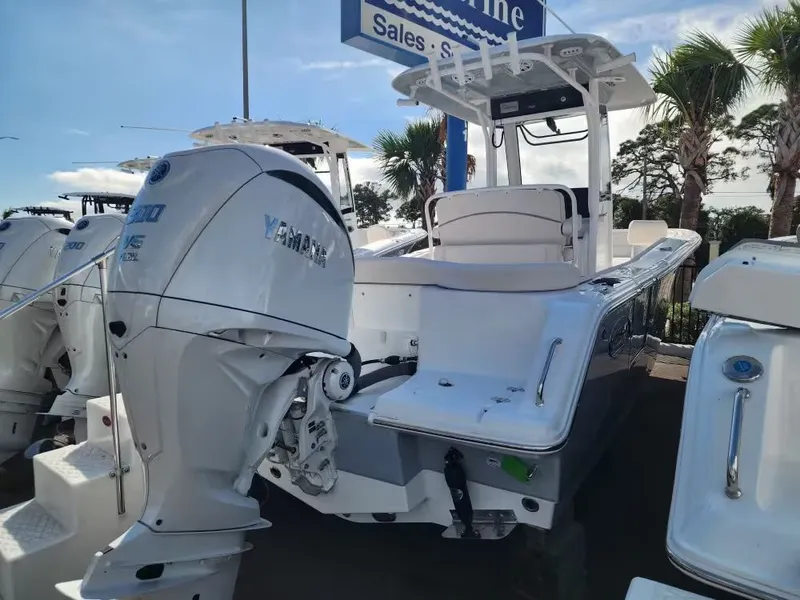 Slide: The Image of Sea Hunt Ultra 245 SE 2026 - 6