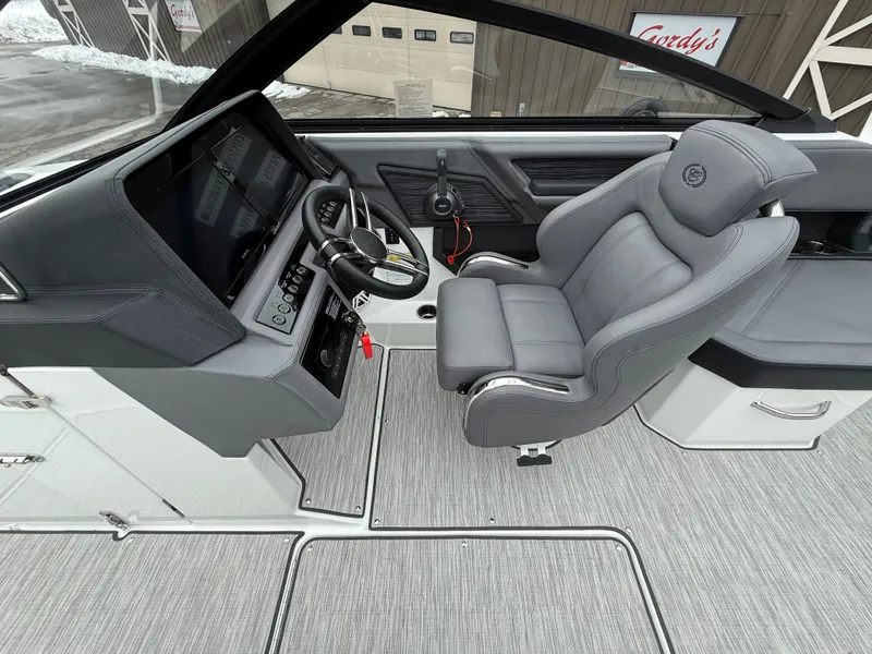 Slide: The Image of Cobalt R4 Surf 2026 - 1003