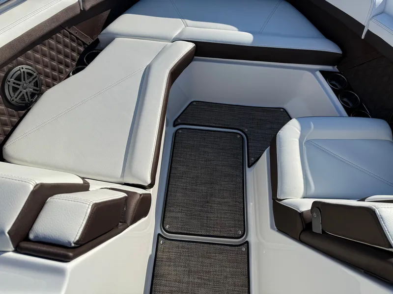 Slide: The Image of Cobalt R6 2026 - 888