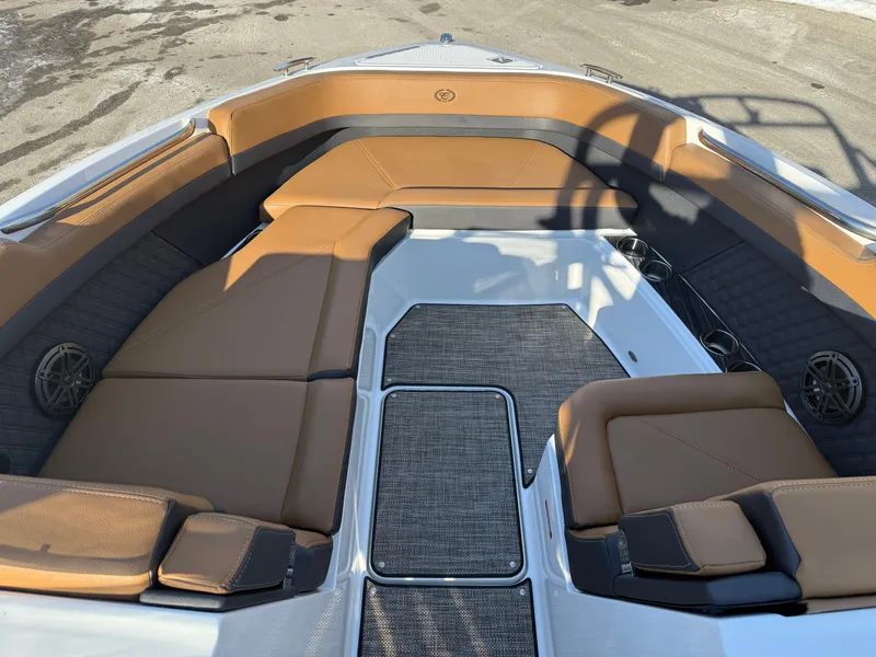 Slide: The Image of Cobalt R8 2026 - 653