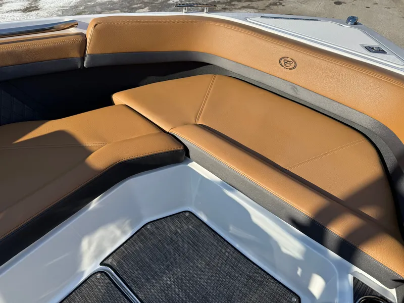 Slide: The Image of Cobalt R8 2026 - 792