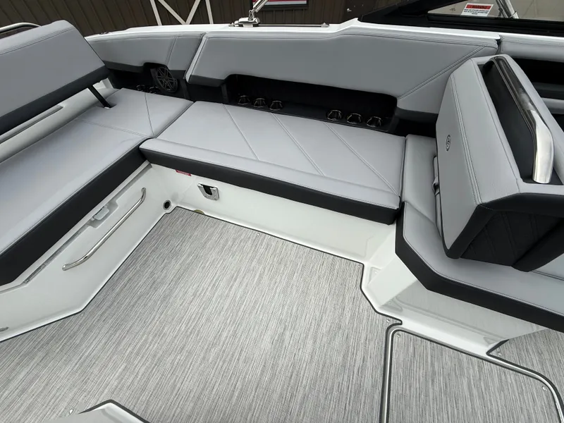 Slide: The Image of Cobalt R8 2026 - 856