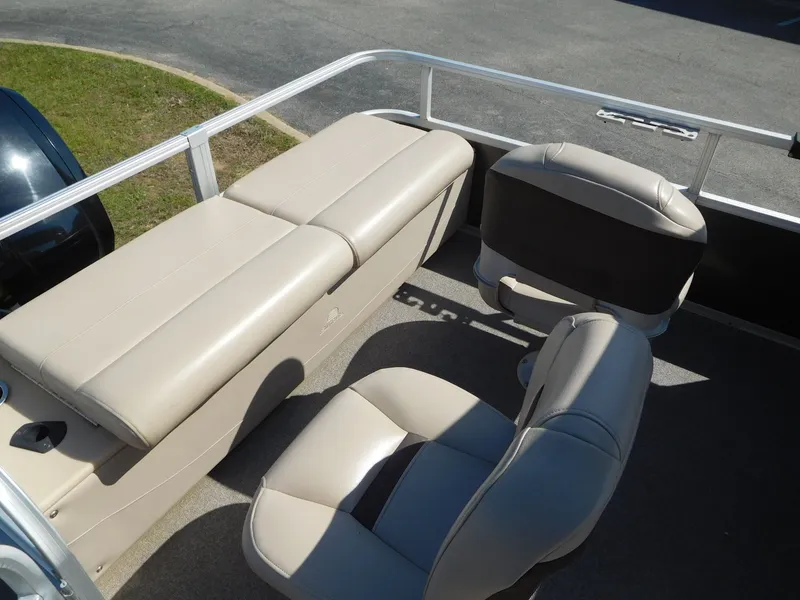 Slide: The Image of Sun Tracker 22 DLX Fishing Barge 2017 - 17