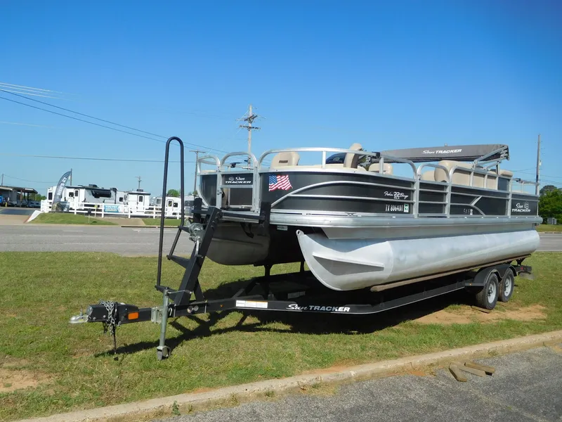 Slide: The Image of Sun Tracker 22 DLX Fishing Barge 2017 - 6