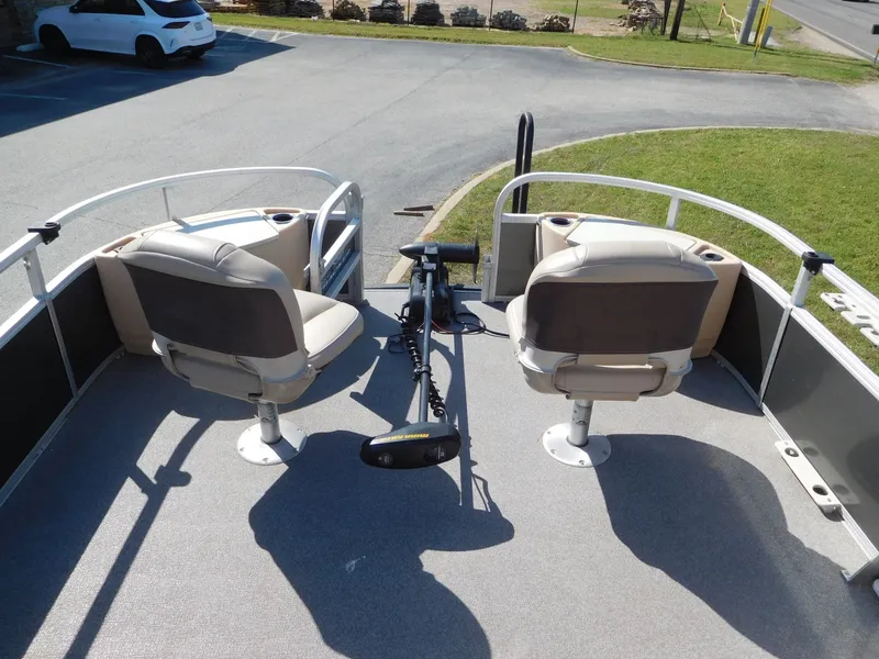 Slide: The Image of Sun Tracker 22 DLX Fishing Barge 2017 - 8