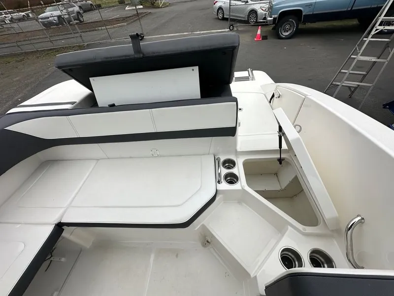 Slide: The Image of Sea Ray 21 SPX 2016 - 11