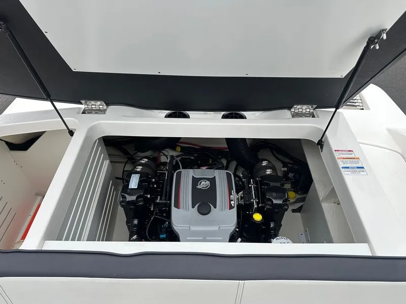 Slide: The Image of Sea Ray 21 SPX 2016 - 12