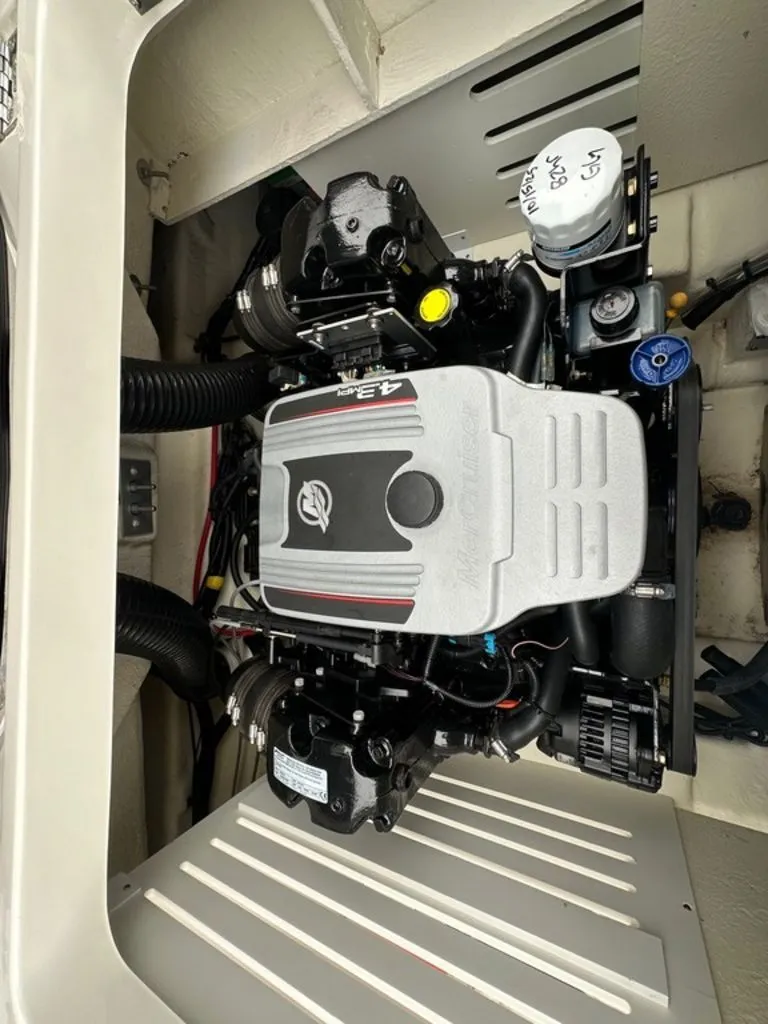 Slide: The Image of Sea Ray 21 SPX 2016 - 13