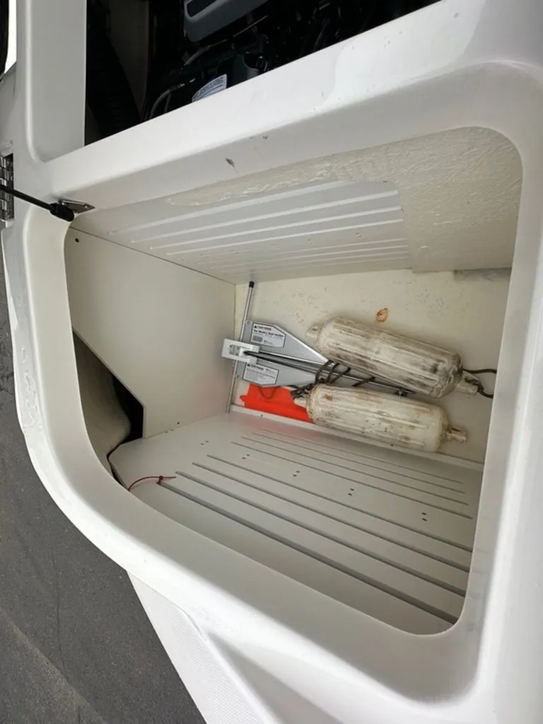 Slide: The Image of Sea Ray 21 SPX 2016 - 14