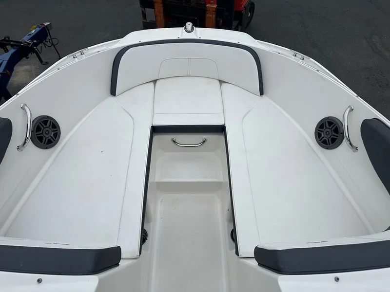 Slide: The Image of Sea Ray 21 SPX 2016 - 15