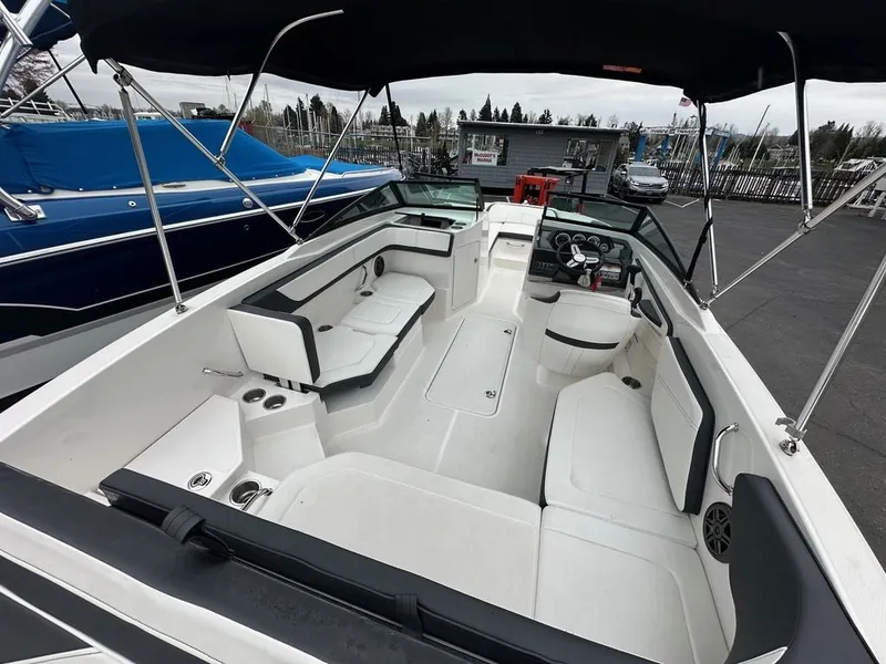 Slide: The Image of Sea Ray 21 SPX 2016 - 4