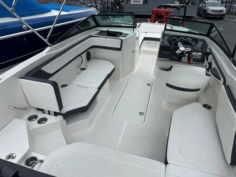 Slide: The Image of Sea Ray 21 SPX 2016 - 5