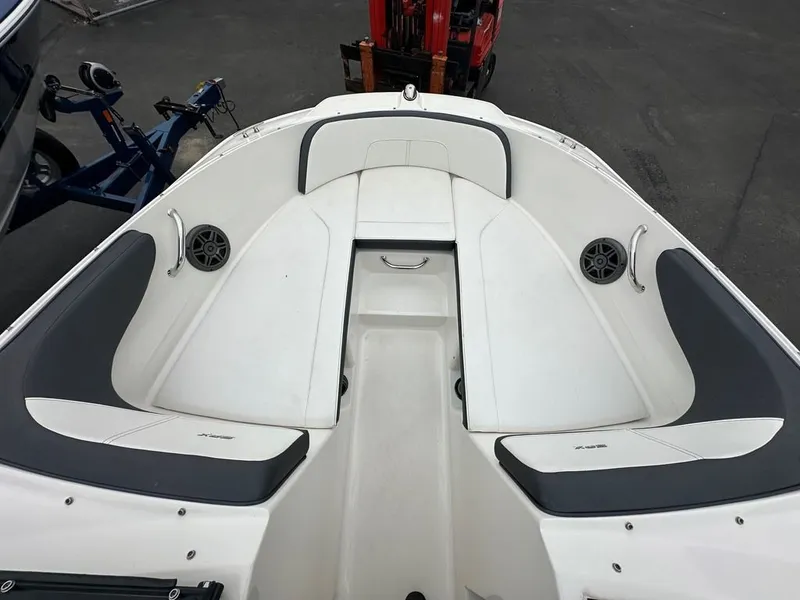 Slide: The Image of Sea Ray 21 SPX 2016 - 8