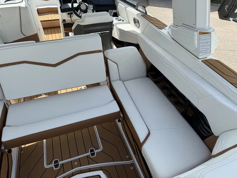 Slide: The Image of Nautique Super Air Nautique G23 2025 - 27