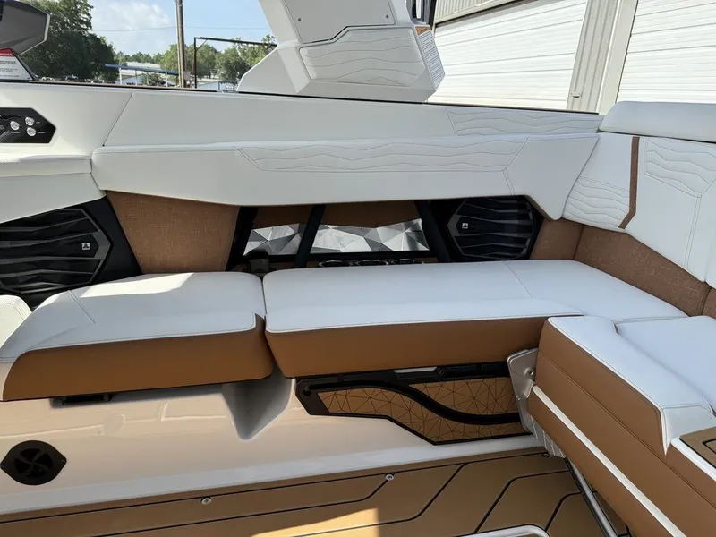 Slide: The Image of Nautique Super Air Nautique G23 2025 - 4