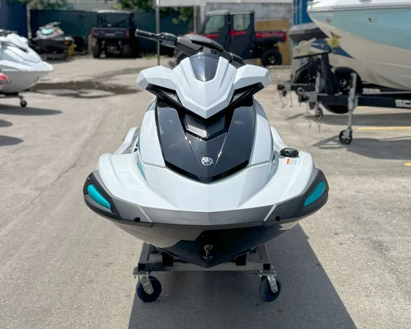 Slide: The Image of Yamaha VX® Deluxe with Audio 2026 - 2