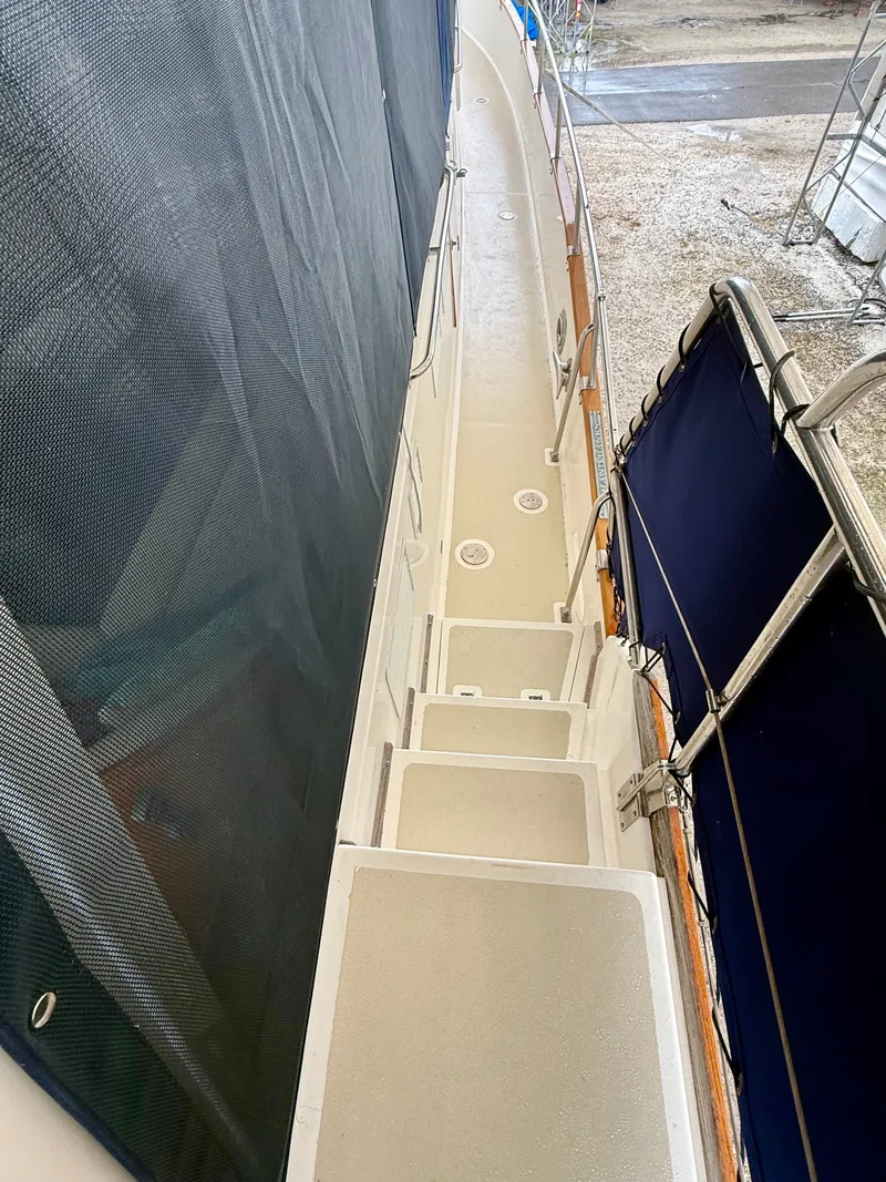 Slide: The Image of Grand Banks 49 Trawler 1994 - 10