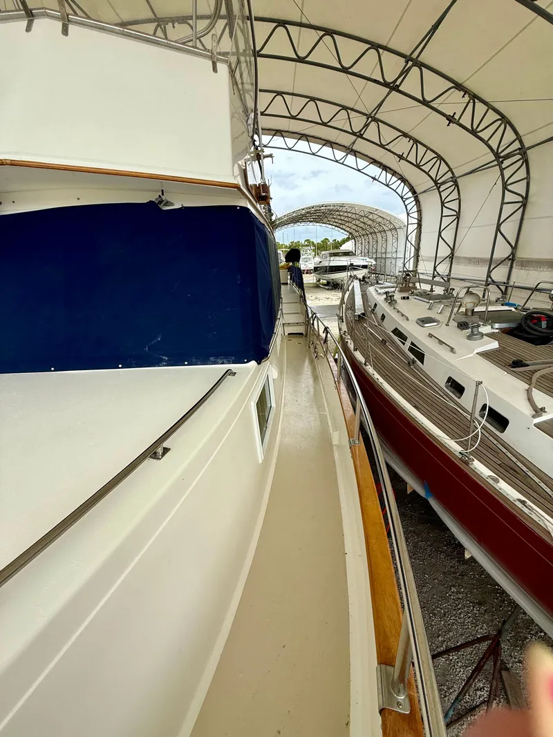 Slide: The Image of Grand Banks 49 Trawler 1994 - 15