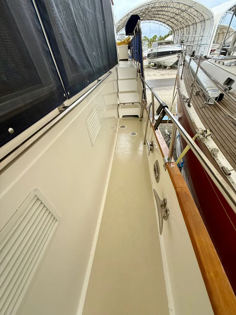 Slide: The Image of Grand Banks 49 Trawler 1994 - 16