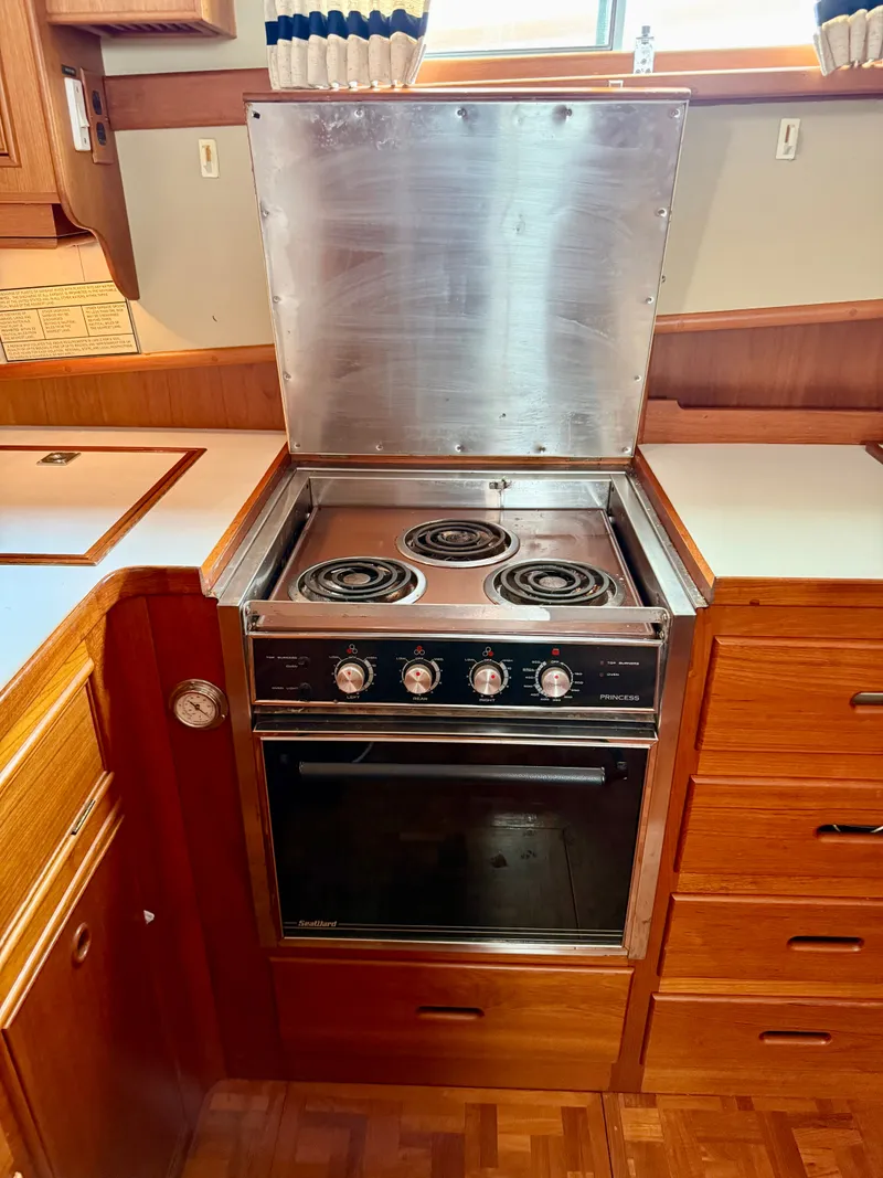 Slide: The Image of Grand Banks 49 Trawler 1994 - 61