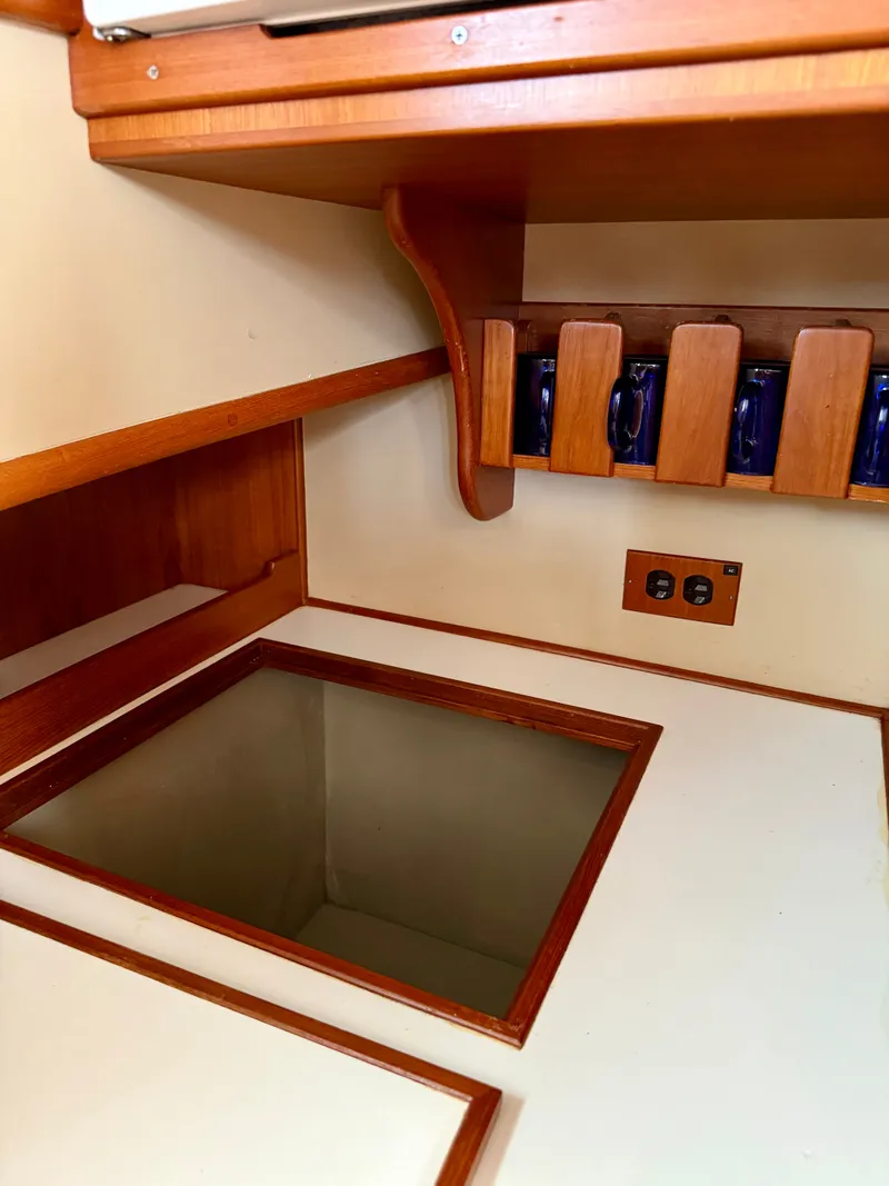 Slide: The Image of Grand Banks 49 Trawler 1994 - 64