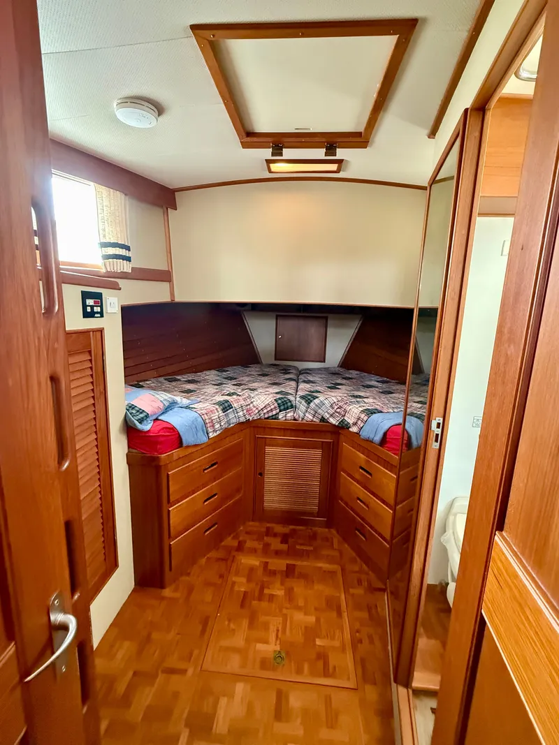 Slide: The Image of Grand Banks 49 Trawler 1994 - 72