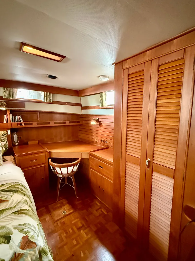 Slide: The Image of Grand Banks 49 Trawler 1994 - 85